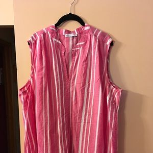 Casual top, great with white capris